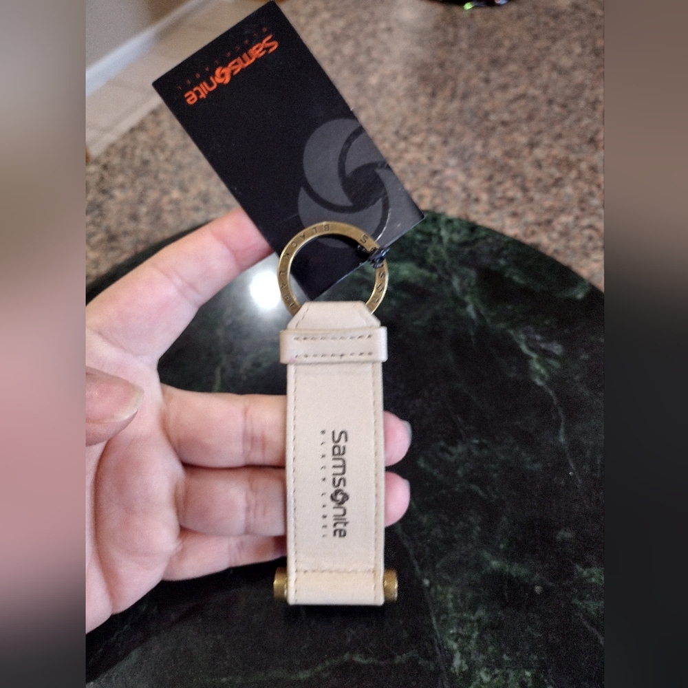 NWT Samsonite Black Label Key Ring Leather